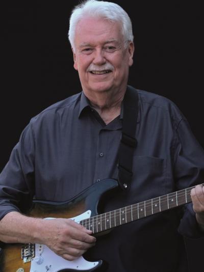 Fred mit E Gitarre